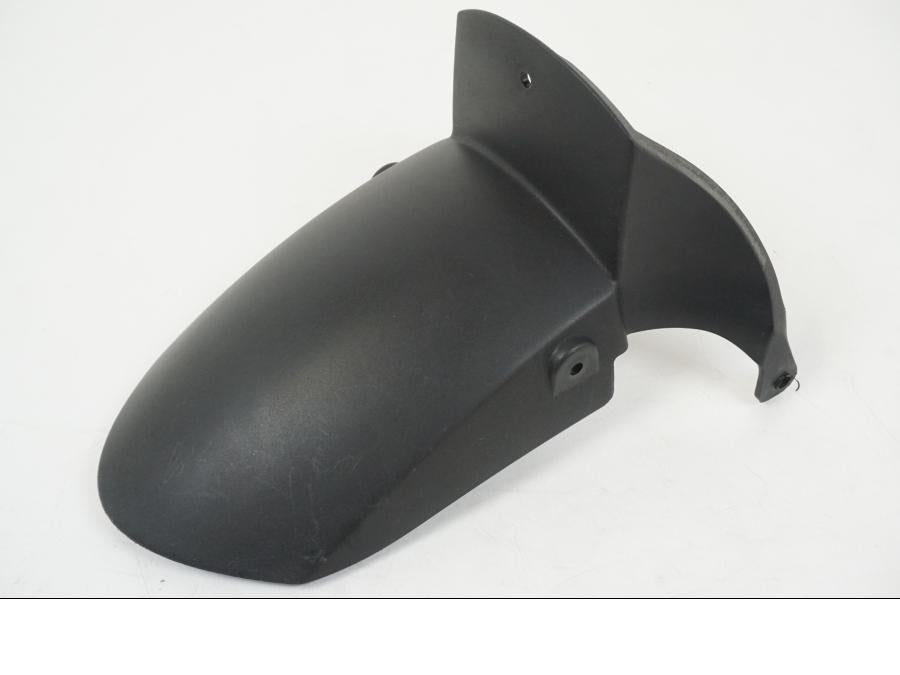 Framsidan på Framskärm från en BMW F 650 CS -2002 motorcykel.