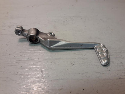 Framsidan på Bromspedal från en Ducati Panigale 959 -2017 motorcykel.