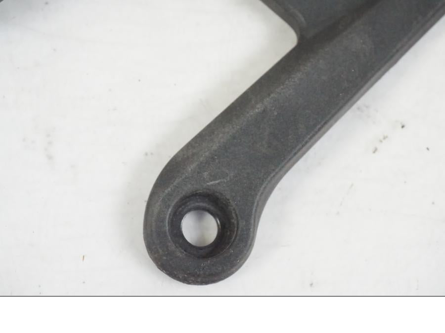 Vänster sida på Hälskydd från en KTM 390 Adventure -2021 motorcykel.