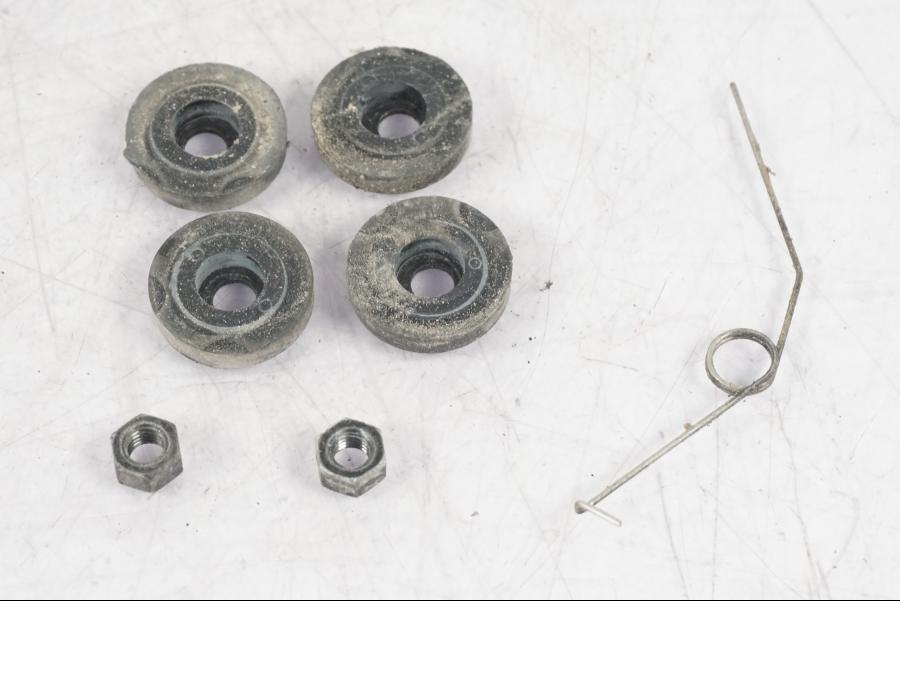 Vänster sida på Sadellåsmekanism från en BMW R 1200 GS -2005 motorcykel.