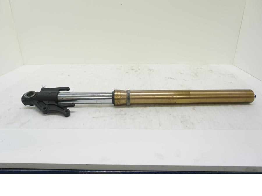 Baksidan på Gaffelben från en Triumph Tiger Explorer -2012 motorcykel.