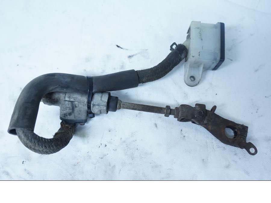 Baksidan på Bromshuvudcylinder från en Honda XL 600 V -1994 motorcykel.