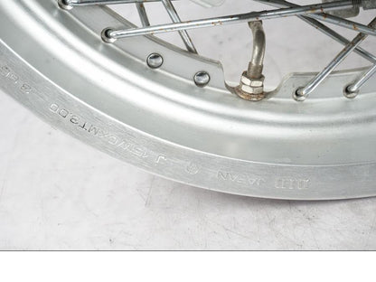 Höger sida på Fälg från en Yamaha XV 1100 -1996 motorcykel.