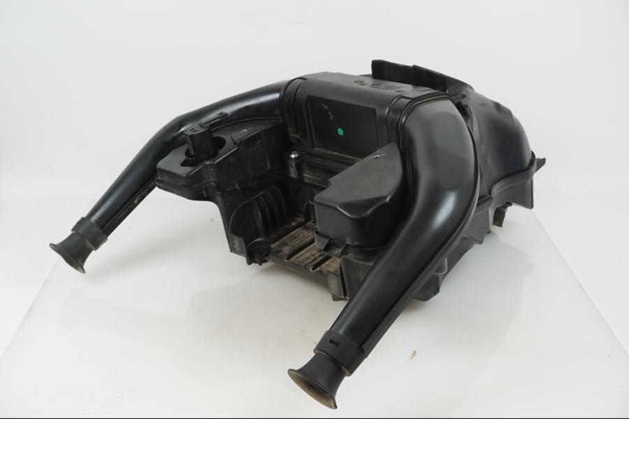 Höger sida på Luftburk från en BMW F 800 GS -2017 motorcykel.