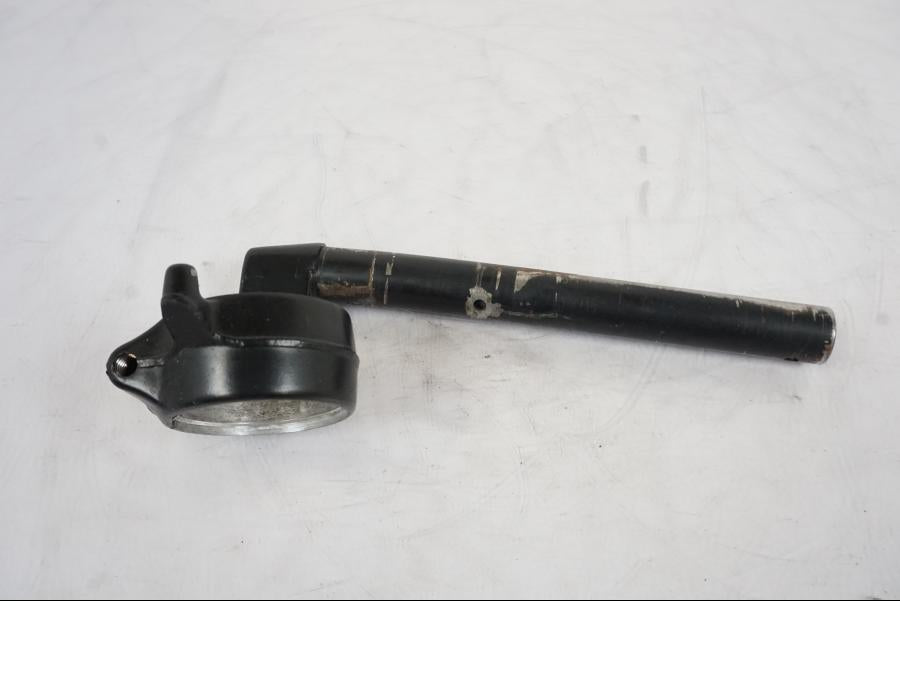 Framsidan på Styre från en Honda CBR 900 RR -2003 motorcykel.