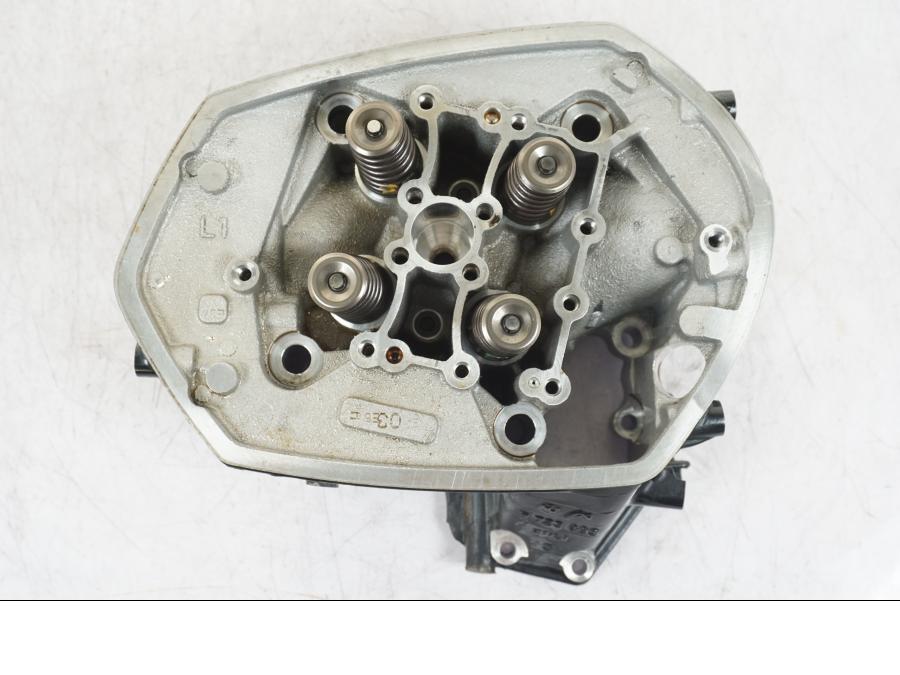 Baksidan på Topplock från en BMW R NineT -2017 motorcykel.