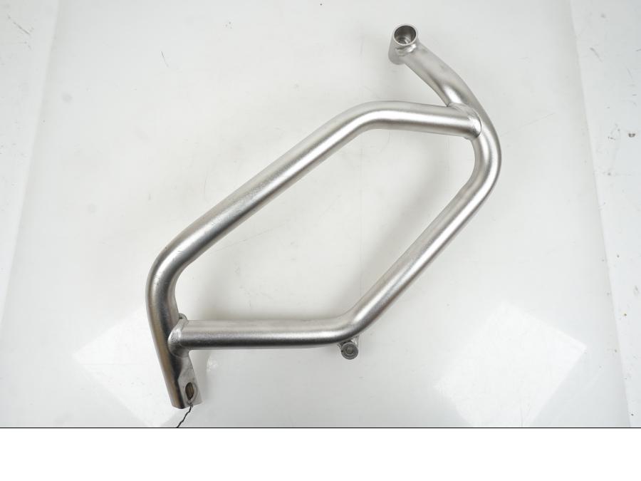 Framsidan på Motorskyddsbåge från en BMW R 1250 GSA -2019 motorcykel.