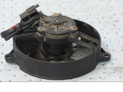 Baksidan på Vattenkylfläkt från en Yamaha X-Max 250 -2016 scooter.