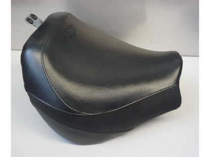 Framsidan på Sadel från en Suzuki VZ 800 -2009 motorcykel.