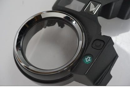 Snett uppifrån på Instrumentfront från en Honda CB 900 F -2003 motorcykel.