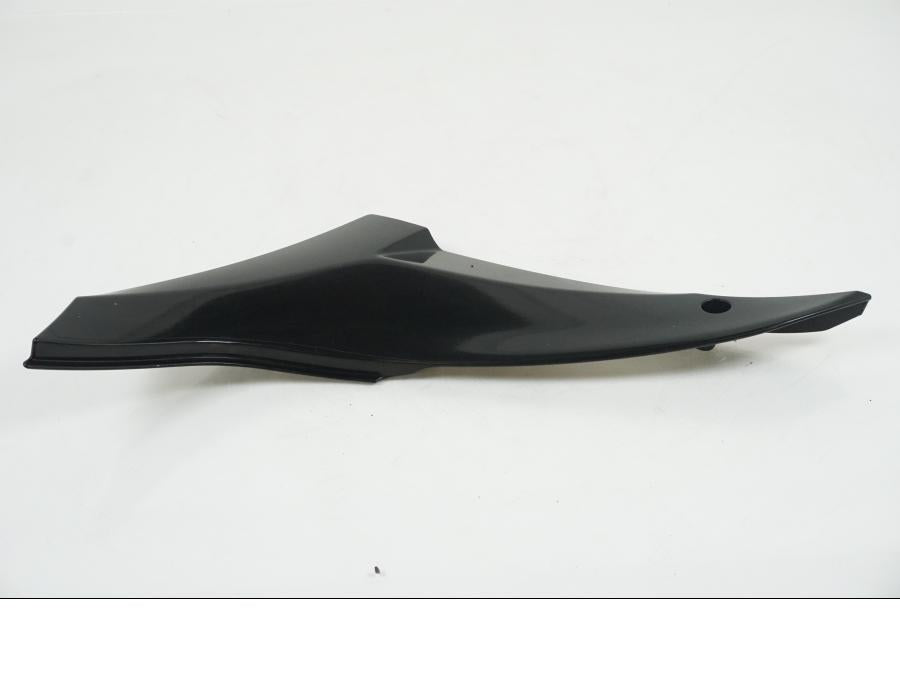 Framsidan på Sidopanel från en Kawasaki ZX-10R -2008 motorcykel.