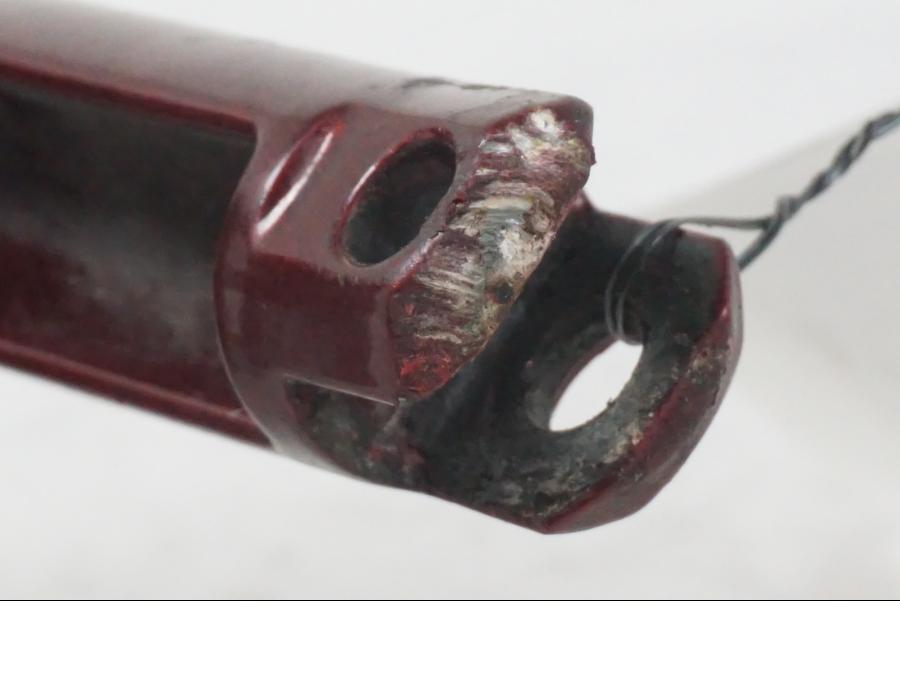 Baksidan på Fotpinnefäste från en H-D Softail FXCW Rocker -2008 motorcykel.