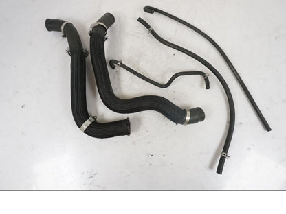 Framsidan på Vattenkyl Slang Set från en Suzuki GSX-R 1000 -2005 motorcykel.