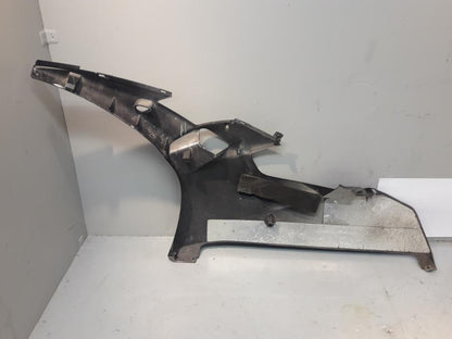 Baksidan på Magkåpa från en Yamaha YZF R6 -2006 motorcykel.