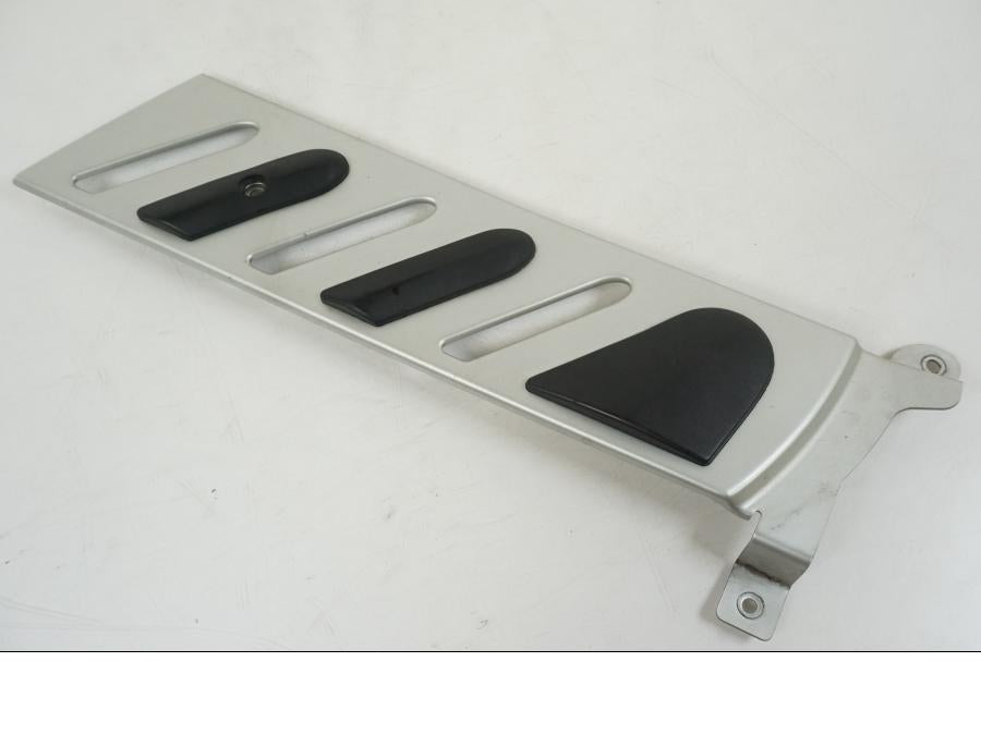 Framsidan på Ramskydd från en BMW F 650 CS -2002 motorcykel.