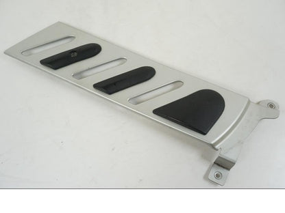 Framsidan på Ramskydd från en BMW F 650 CS -2002 motorcykel.