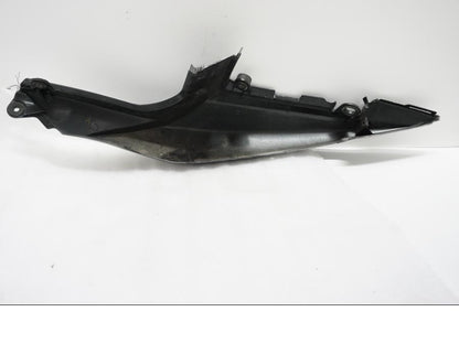 Höger sida på Bakvinge från en Suzuki SV 1000 -2007 motorcykel.