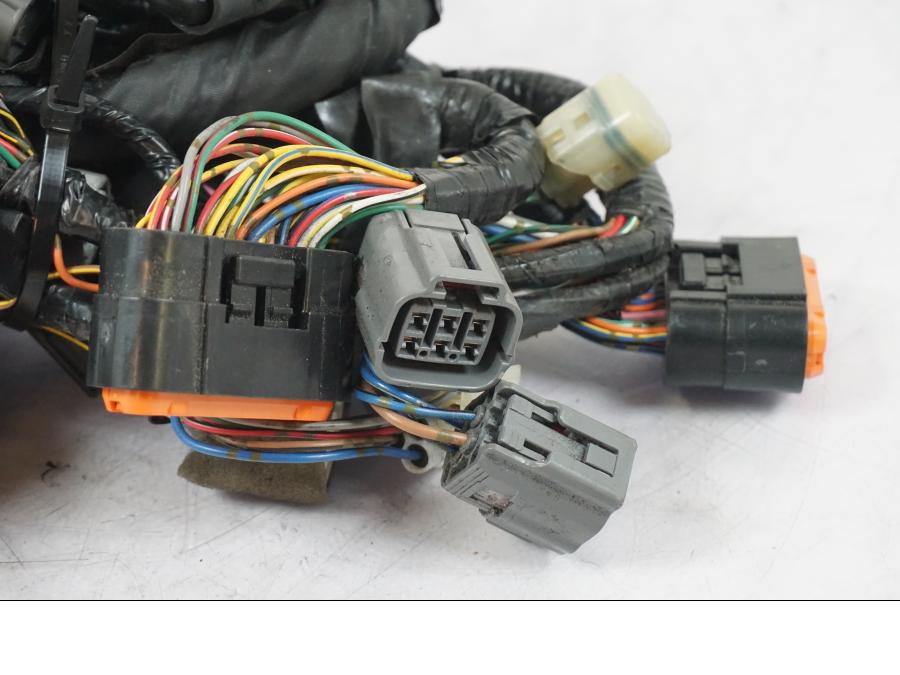 Höger sida på Kabelstam från en Kawasaki ZX-6R -2011 motorcykel.