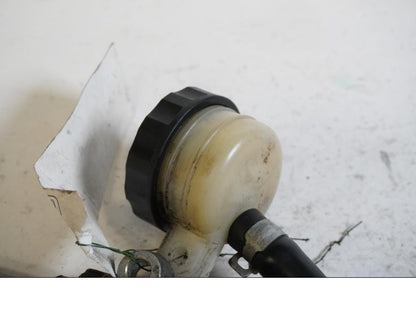 Höger sida på Bromshuvudcylinder från en Kawasaki ZX-10 -1990 motorcykel.