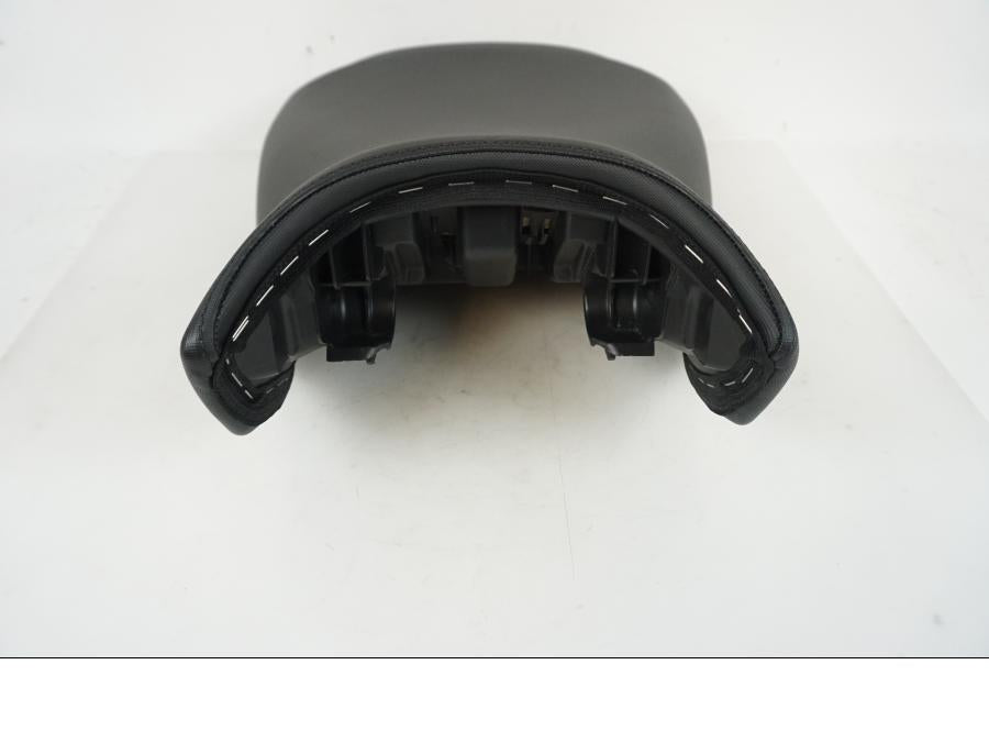 Vänster sida på Sadel från en BMW R 1200 GS -2014 motorcykel.