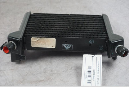 Snett uppifrån på Oljekyl från en Ducati Multistrada V4 -2024 motorcykel.