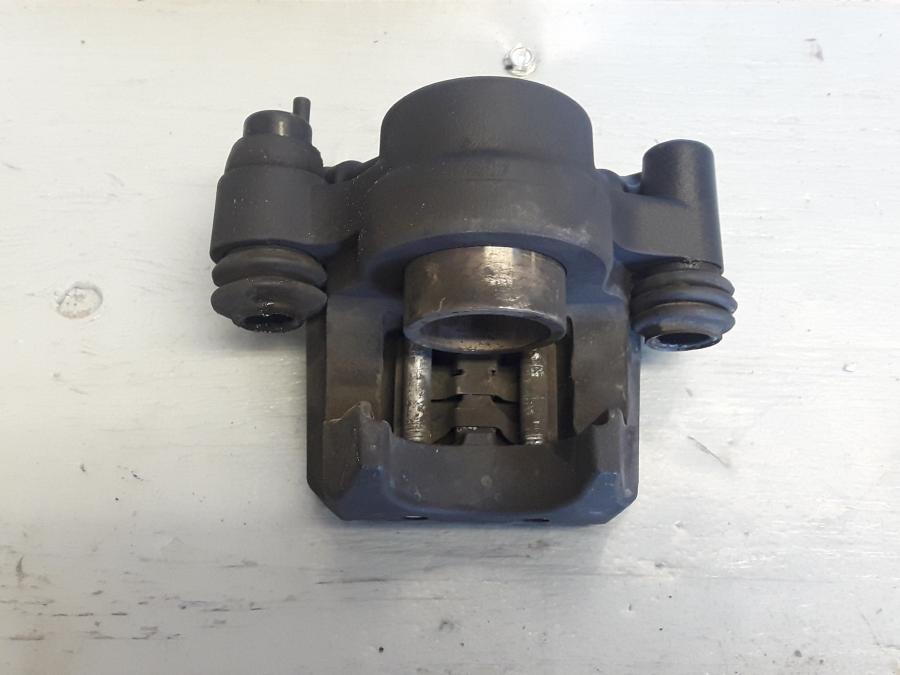 Baksidan på Bromsok från en Yamaha MT 125 -2017 motorcykel.