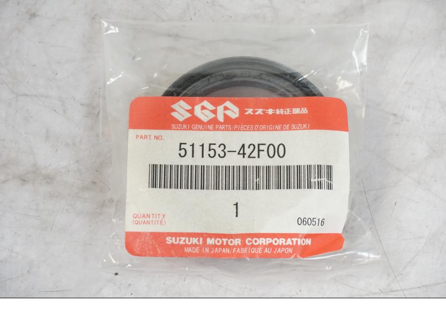 Framsidan på Gaffelben från en Suzuki SV 1000 -2003 motorcykel.