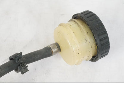 Vänster sida på Bromshuvudcylinder från en BMW R 1200 GSA -2012 motorcykel.