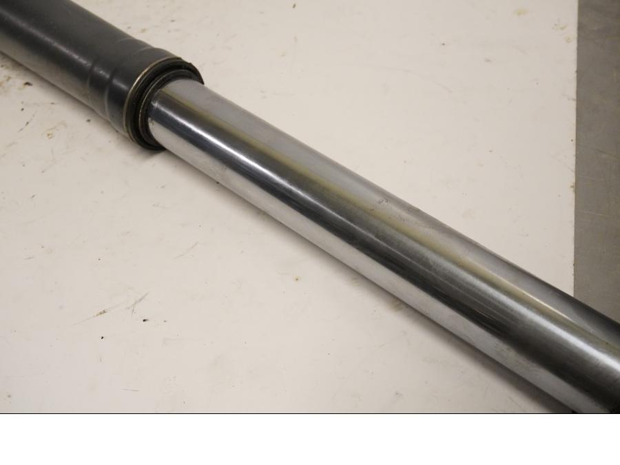 Höger sida på Gaffelben från en KTM 625 SC SM -2002 motorcykel.