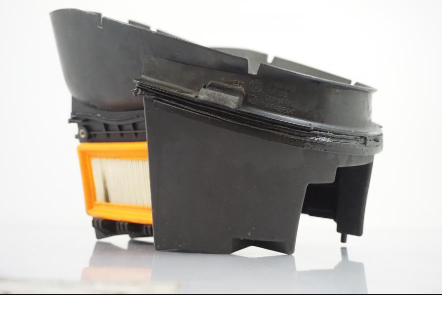 Baksidan på Luftburk från en BMW F 650 CS -2002 motorcykel.