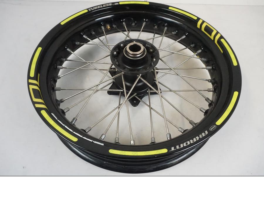 Vänster sida på Fälg från en Husqvarna 701 SUPERMOTO ABS -2016 motorcykel.