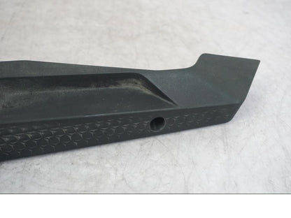 Baksidan på Bakvinge från en KTM 1290 Super Adventure S -2022 motorcykel.