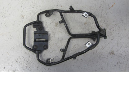 Framsidan på Toppkåpstag från en Yamaha XT660Z Tenere -2009 motorcykel.