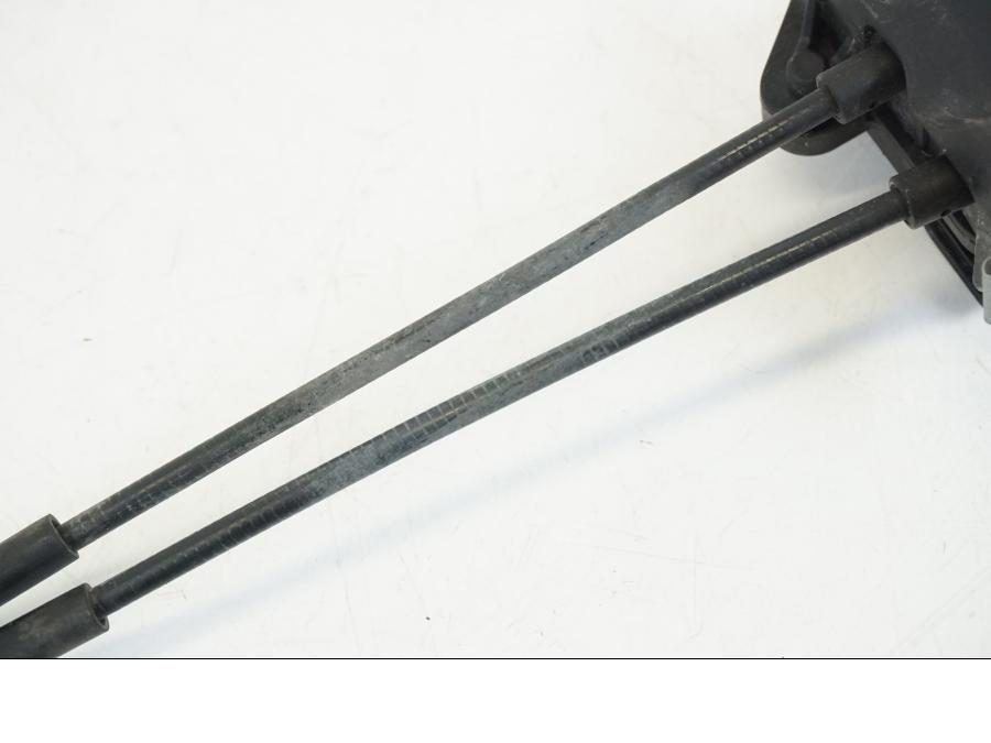 Höger sida på Avgasspjällmotor från en BMW R 1250 GS -2019 motorcykel.