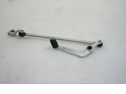 Framsidan på Växelpedal från en Yamaha YZF R6 -1999 motorcykel.