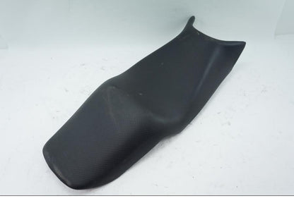 Vänster sida på Sadel från en Yamaha FZ-6 -2007 motorcykel.