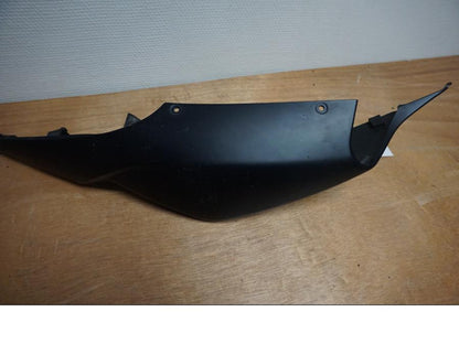 Höger sida på Bakvinge från en Suzuki GSX-R 1000 -2008 motorcykel.