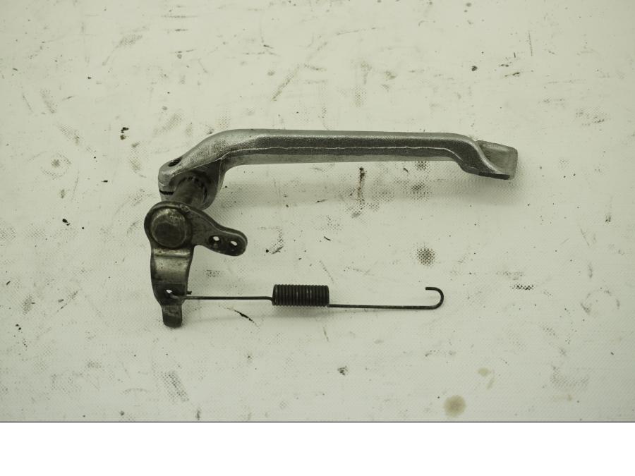 Baksidan på Bromspedal från en Suzuki GSX 1100 EF -1985 motorcykel.