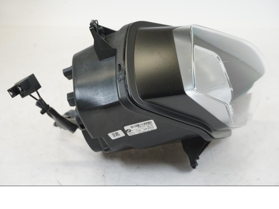 Höger sida på Strålkastare från en BMW S 1000 R -2013 motorcykel.