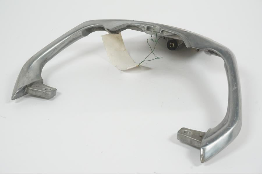 Vänster sida på Passagerarhandtag från en Yamaha XJ 600 -1984 motorcykel.