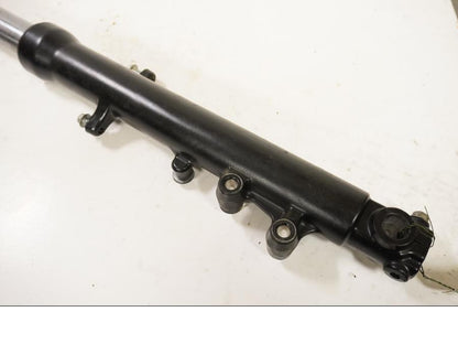 Baksidan på Gaffelben från en Kawasaki GPZ 600 R -1994 motorcykel.