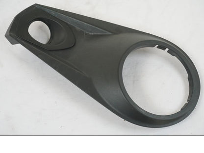 Framsidan på Bensintankkonsoll från en KTM 1290 Super Duke R -2015 motorcykel.