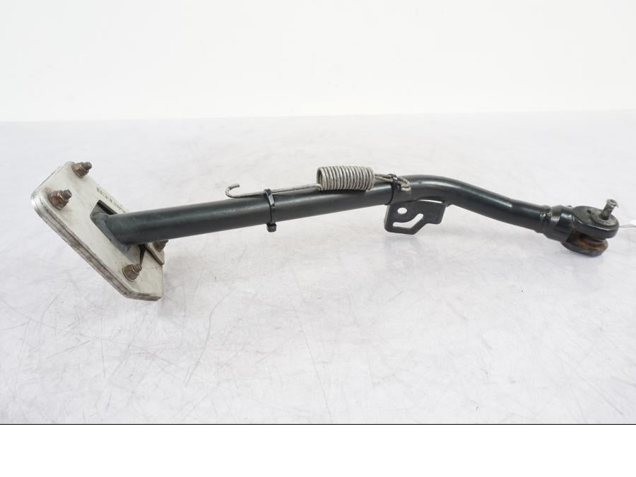 Snett uppifrån på Sidostöd från en BMW R 1200 GS -2005 motorcykel.