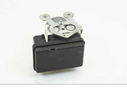 Snett uppifrån på ABS Modulator från en Yamaha MT-10 -2018 motorcykel.