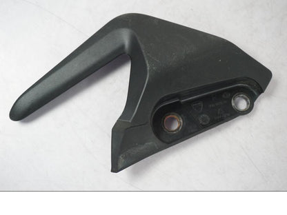 Vänster sida på Passagerarhandtag från en Ducati Monster 1200 -2014 motorcykel.