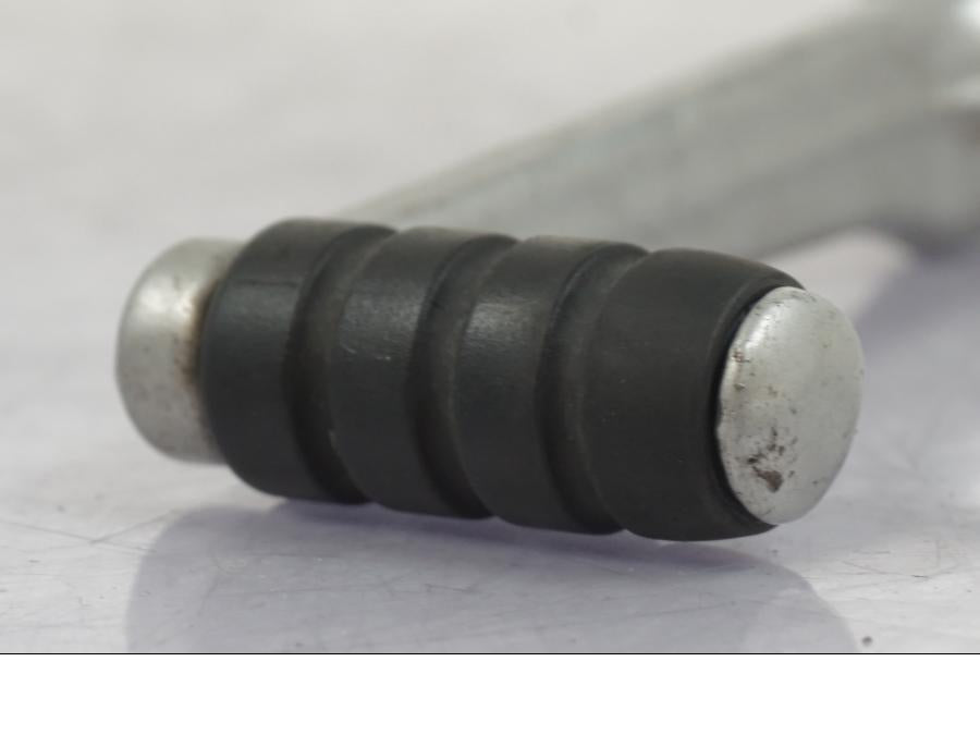 Snett uppifrån på Växelpedal från en BMW R 1200 GS -2005 motorcykel.