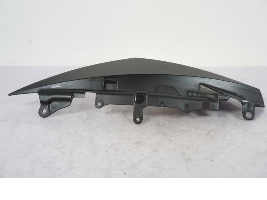 Baksidan på Bakvinge från en KTM 990 Super Duke -2006 motorcykel.