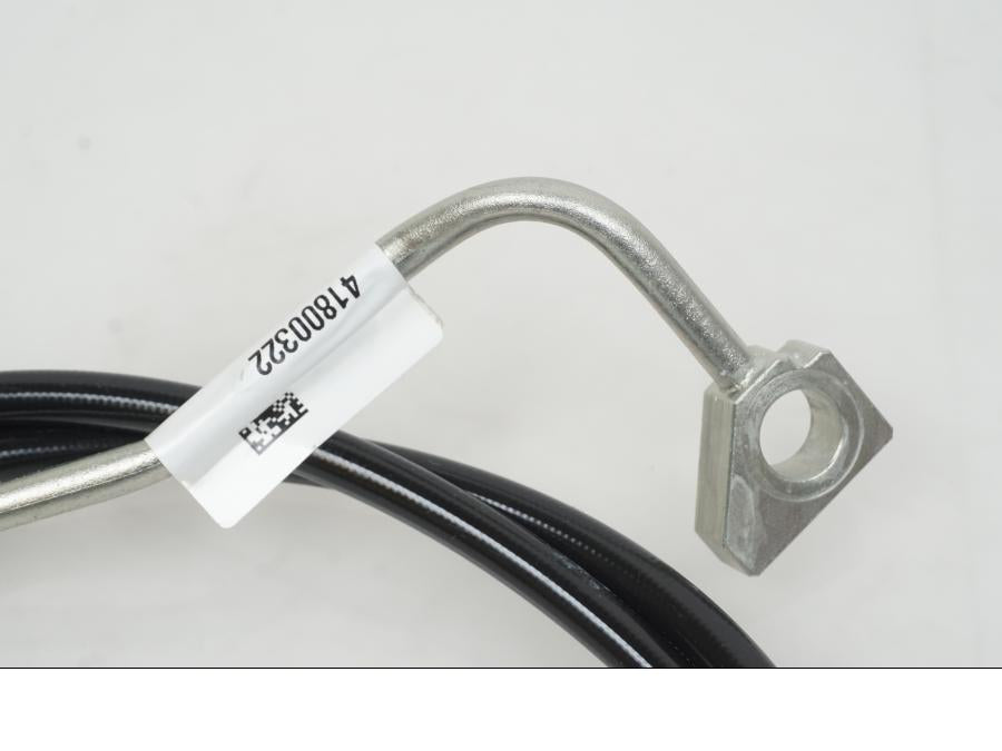 Höger sida på Bromsledning från en H-D Touring Road King Classic FLHRCI -2014 motorcykel.