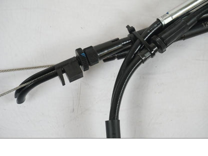 Snett uppifrån på Gasvajer från en Kawasaki Z 900 -2021 motorcykel.