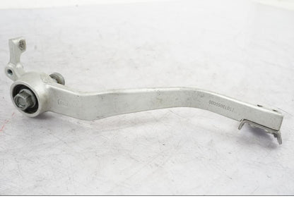 Snett uppifrån på Bromspedal från en KTM 690 Duke -2015 motorcykel.